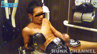 【ACCEED：Full HD】AKIRA『初撮りセルフ顔射アナニ―＆公衆トイレで自撮りオナニー』