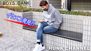 【BOYS.BANK：Full HD】デカ過ぎ注意!!イケメンフットサル男子のスーパー巨根が暴れ回る!! コレ、必見です…