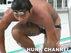 【world.glossmen@japan】現役水泳体育会男児、競パン剥ぎ取られ男に抜かれる