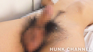 【メンズブレイカー：Full HD】驚異の頭越え激飛沫射精!19才イケメン大学生ノンケが男の変態マッサージにフル勃起↑↑とろける快感激射精!!